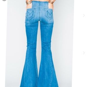 Show Me Your Mumu Berkeley Bells in Ocean